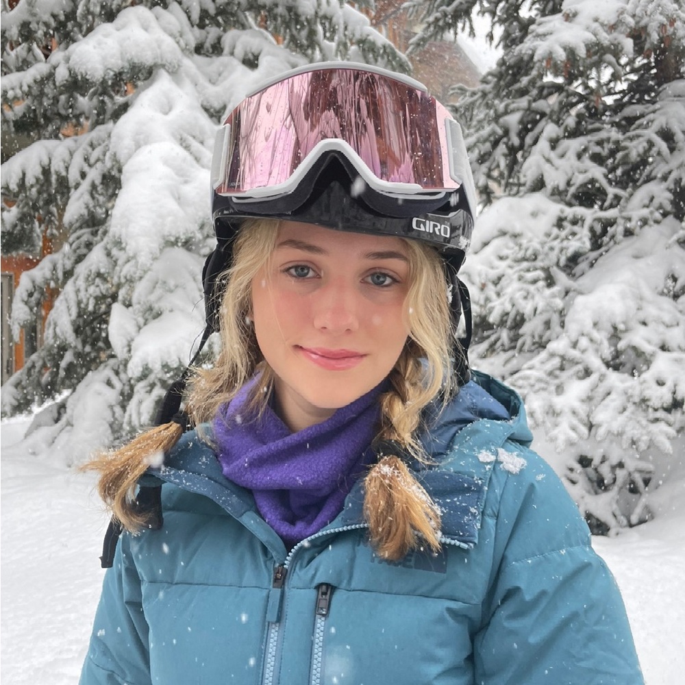 Meet your Posher, Chloe